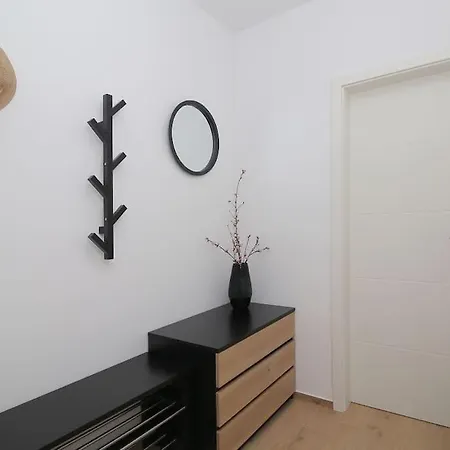 Apartment Karlita *